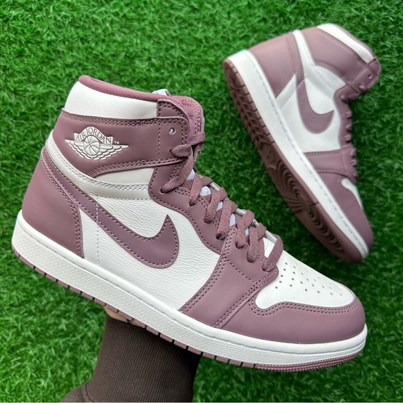 Nike Air Jordan 1 Retro High Og DZ5485105 White / Sky J Mauve - Picture 6 of 10